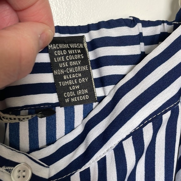 7 Tops $25/Millennium Navy & White Vertical Striped Cold ShoulderTop.Size Medium - Picture 7 of 8